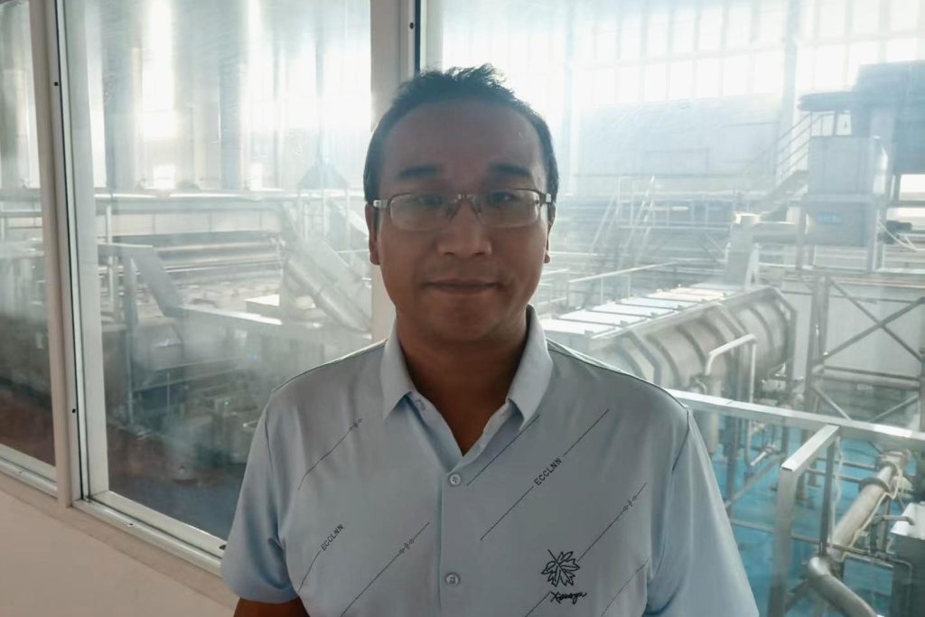 Mr.Wang in Dinweys Paprika Factory